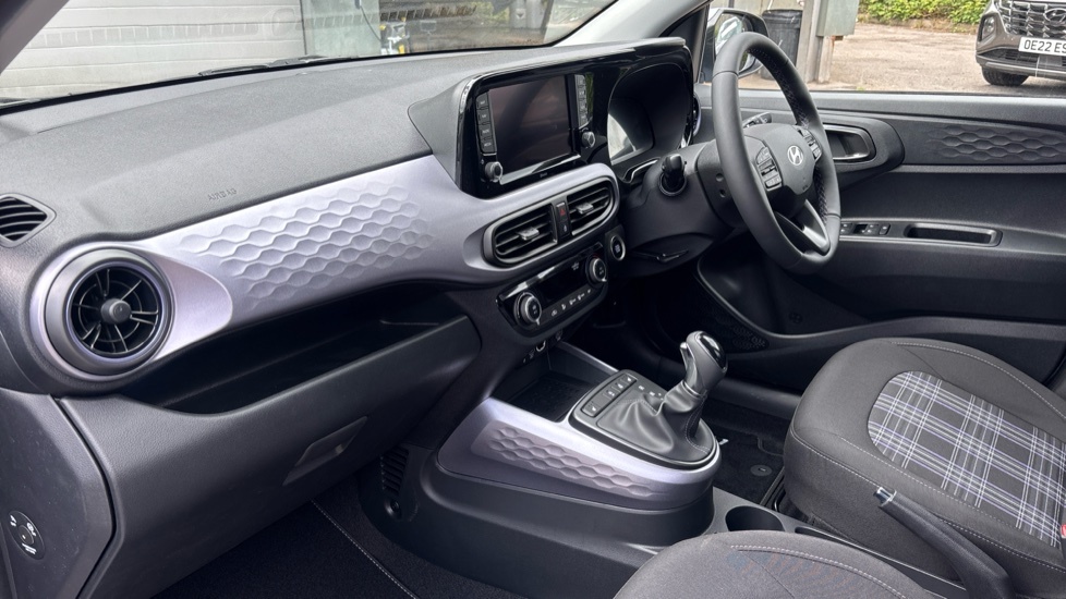 Hyundai I10 1.0 63 Advance Nav White #9