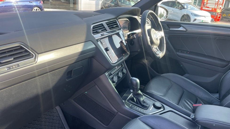 Volkswagen Tiguan R-line Tech Black #2