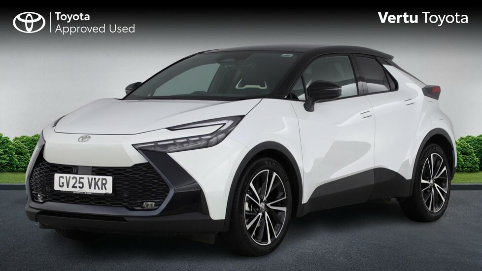 Toyota C-Hr Excel White #3