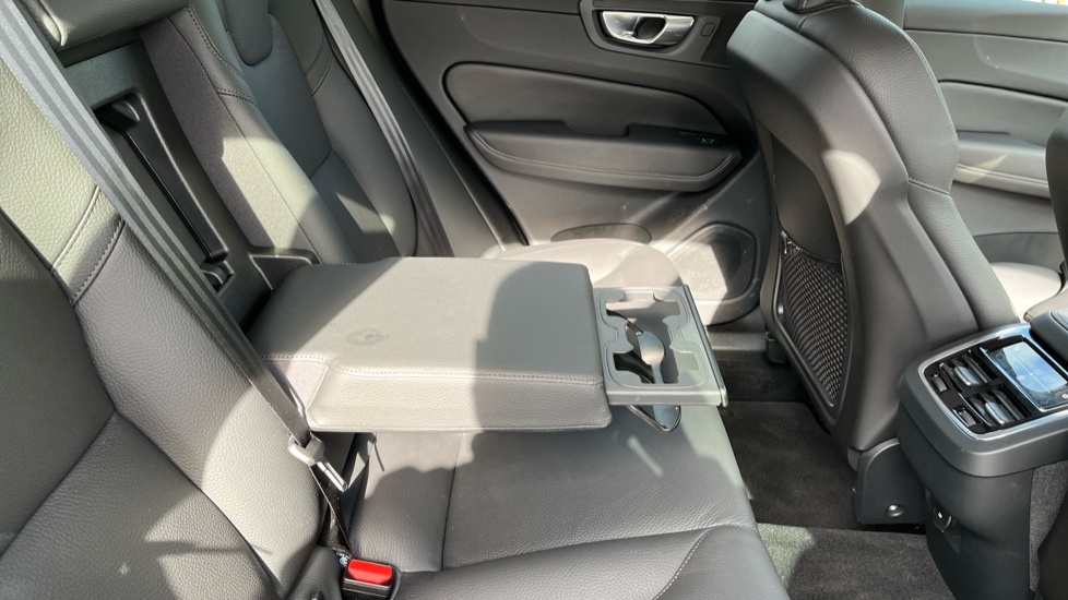 Volvo XC60 2.0 B5p Core Awd Geartronic Grey #31