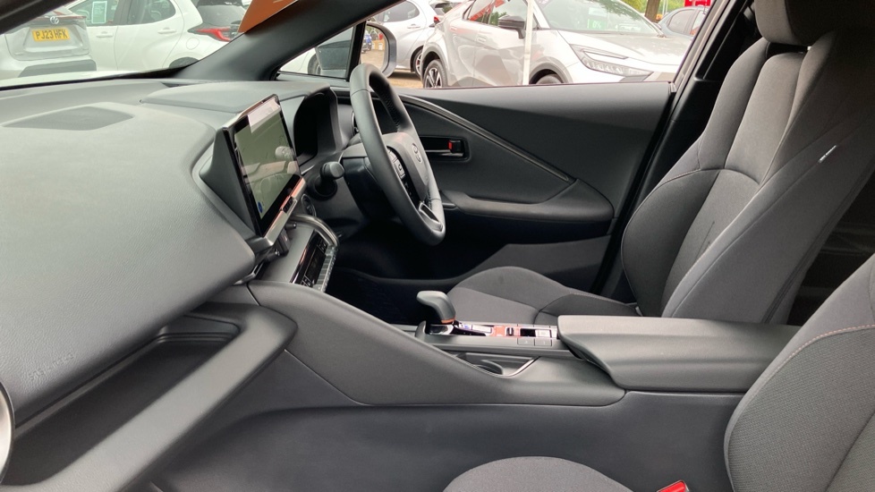 Toyota C-Hr Design White #5
