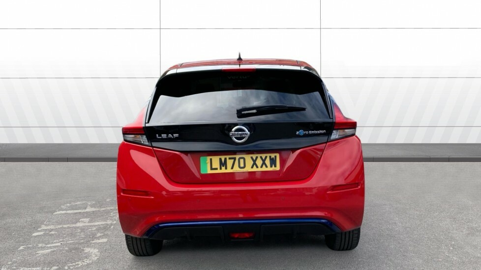 Nissan Leaf Tekna Red #6