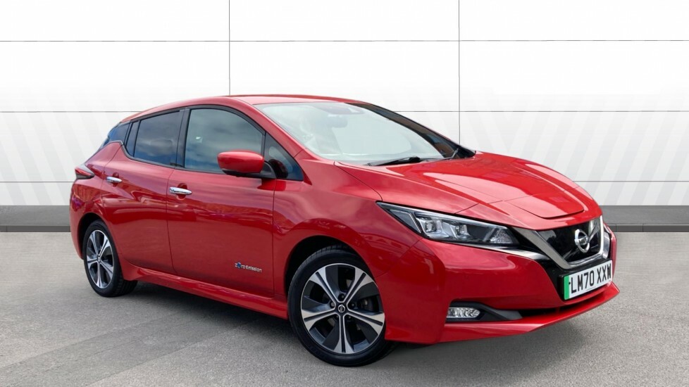 Nissan Leaf Tekna Red