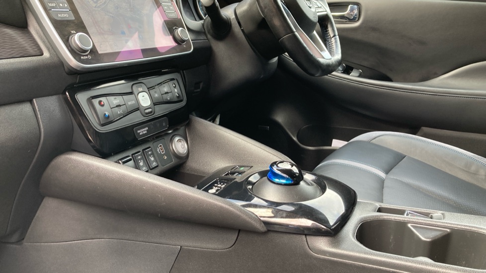 Nissan Leaf 110Kw N-connecta 40Kwh Black #13