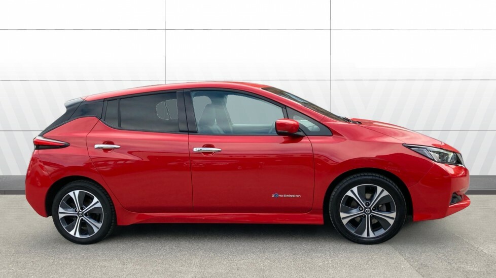 Nissan Leaf Tekna Red #5