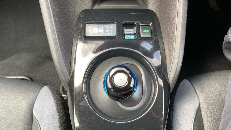 Nissan Leaf 110Kw N-connecta 40Kwh Black #23