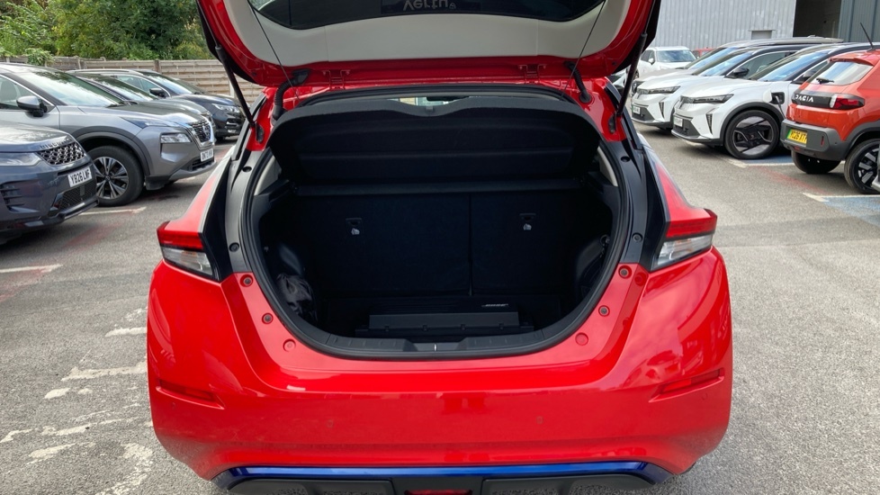 Nissan Leaf Tekna Red #4