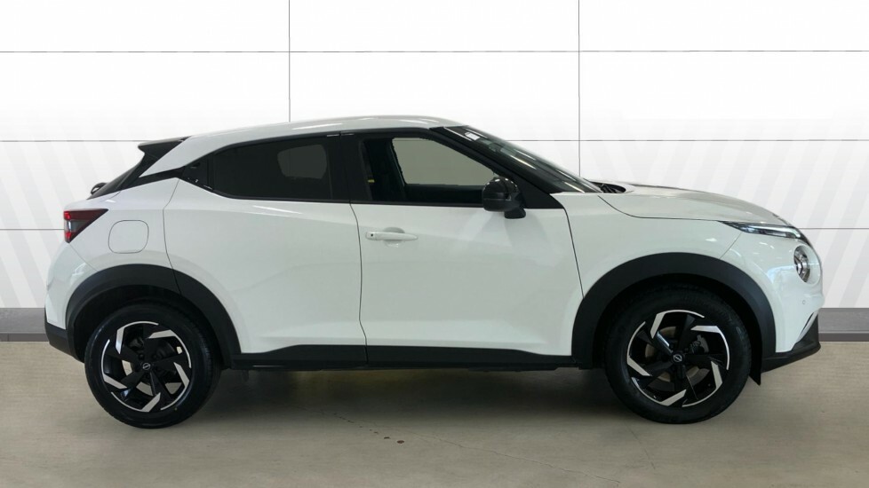 Nissan Juke N-connecta DY24AEV White #5