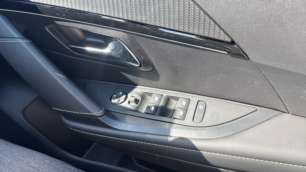 Peugeot e-208 100Kw E-style 50Kwh Black #30