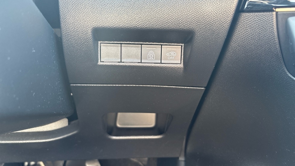 Peugeot e-208 100Kw E-style 50Kwh Black #29