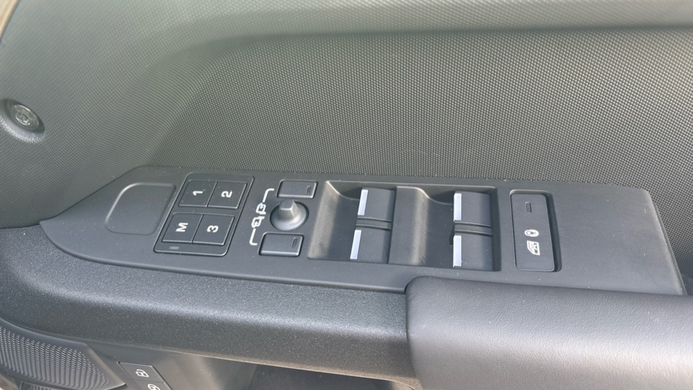 Land Rover Defender 110 3.0 D250 X-dynamic Hse 110 Blue #26