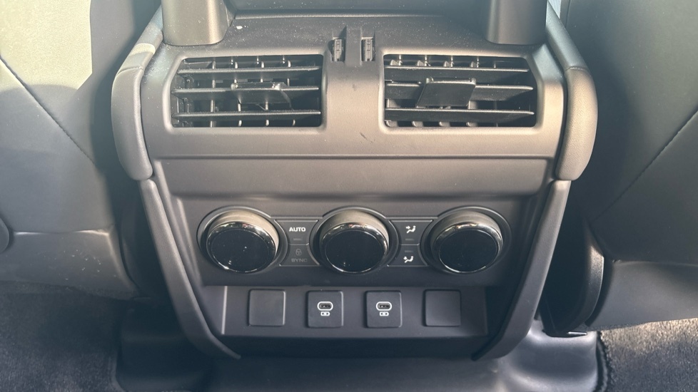 Land Rover Defender 110 3.0 D250 X-dynamic Hse 110 Blue #41