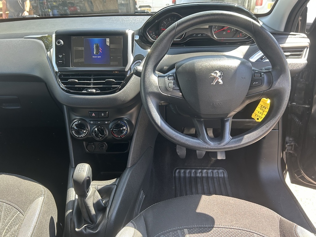Peugeot 208 1.2 Vti Active Hatchback Euro 5 Black #2