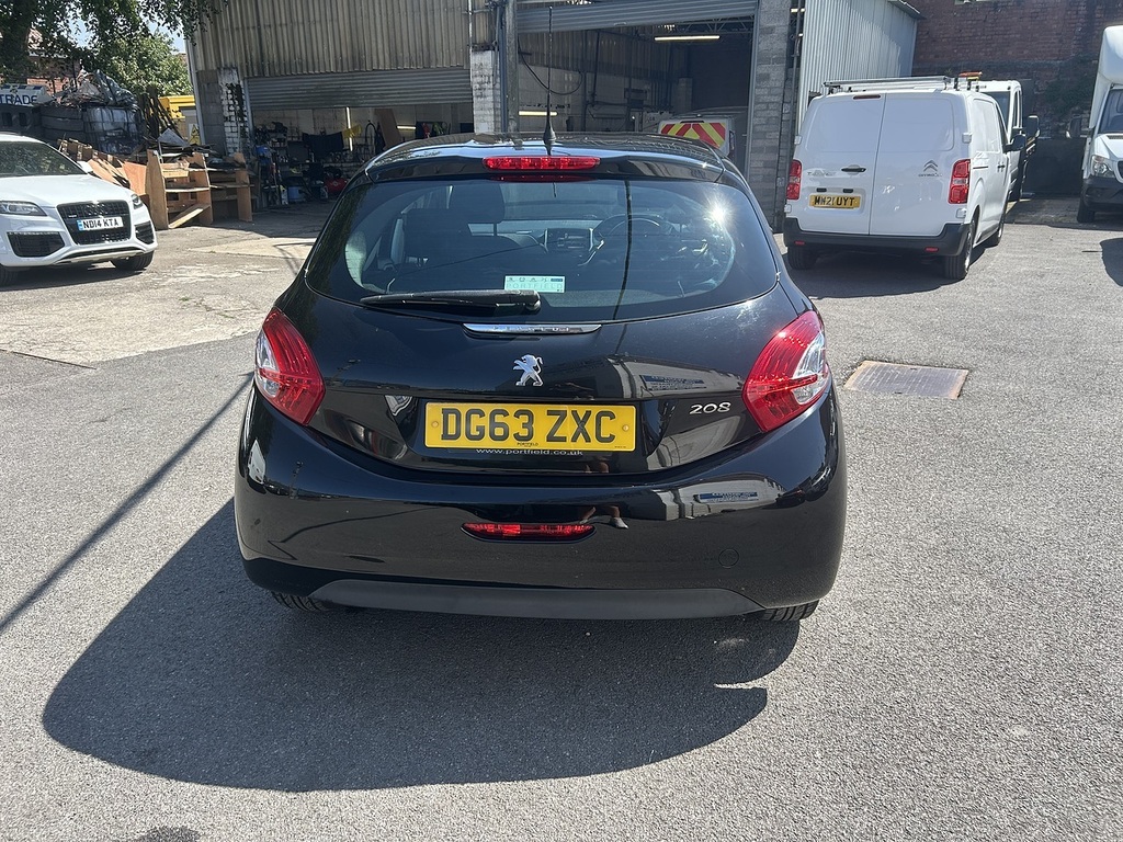 Peugeot 208 1.2 Vti Active Hatchback Euro 5 Black #4
