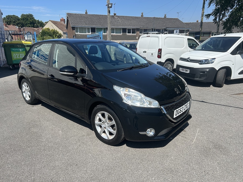 Peugeot 208 1.2 Vti Active Hatchback Euro 5 Black