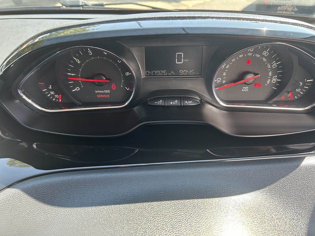 Peugeot 208 1.6 Vti Feline Euro 5 #11