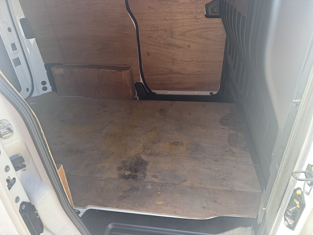 Nissan NV200 Panel Van White #7