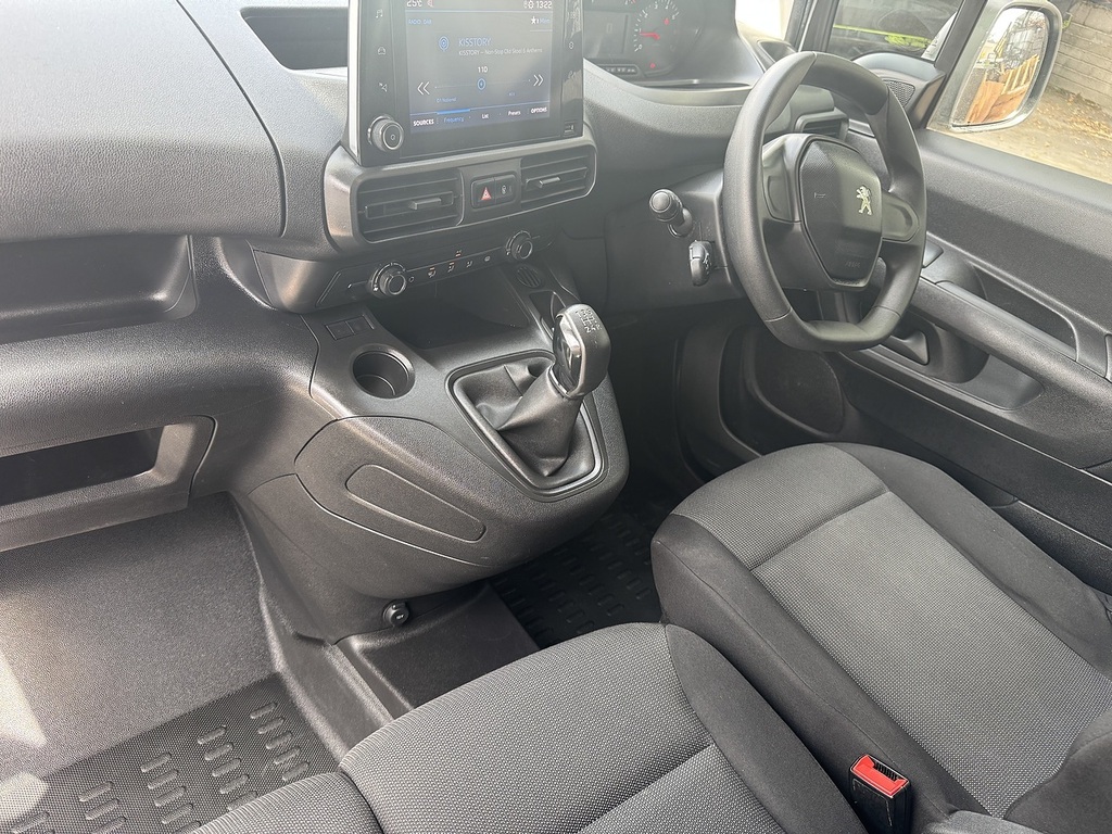 Peugeot Partner Grey #15