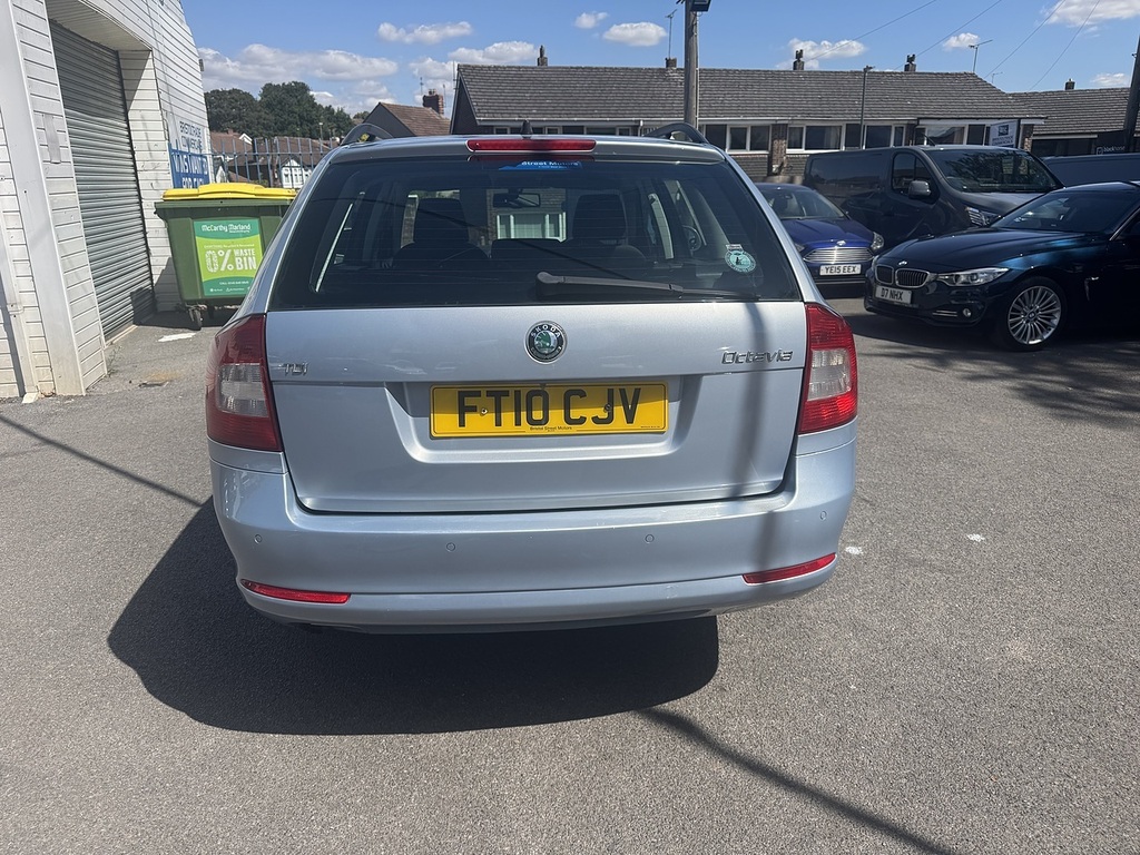 Skoda Octavia 1.8 Tsi Elegance Euro 5 Red #10