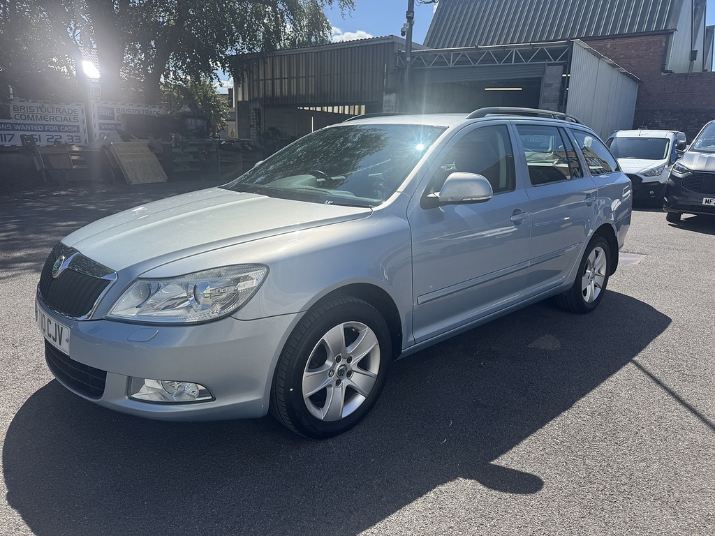 Skoda Octavia 1.6 Tdi Elegance Estate Euro 5 Blue #2