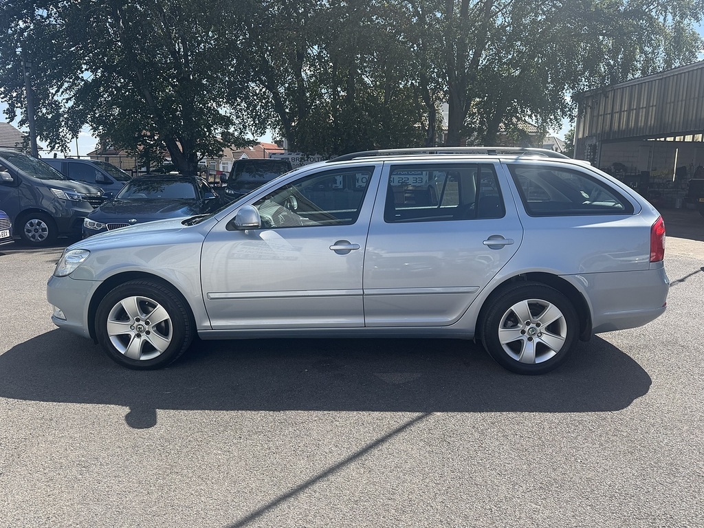 Skoda Octavia 1.6 Tdi Elegance Estate Euro 5 Blue #4