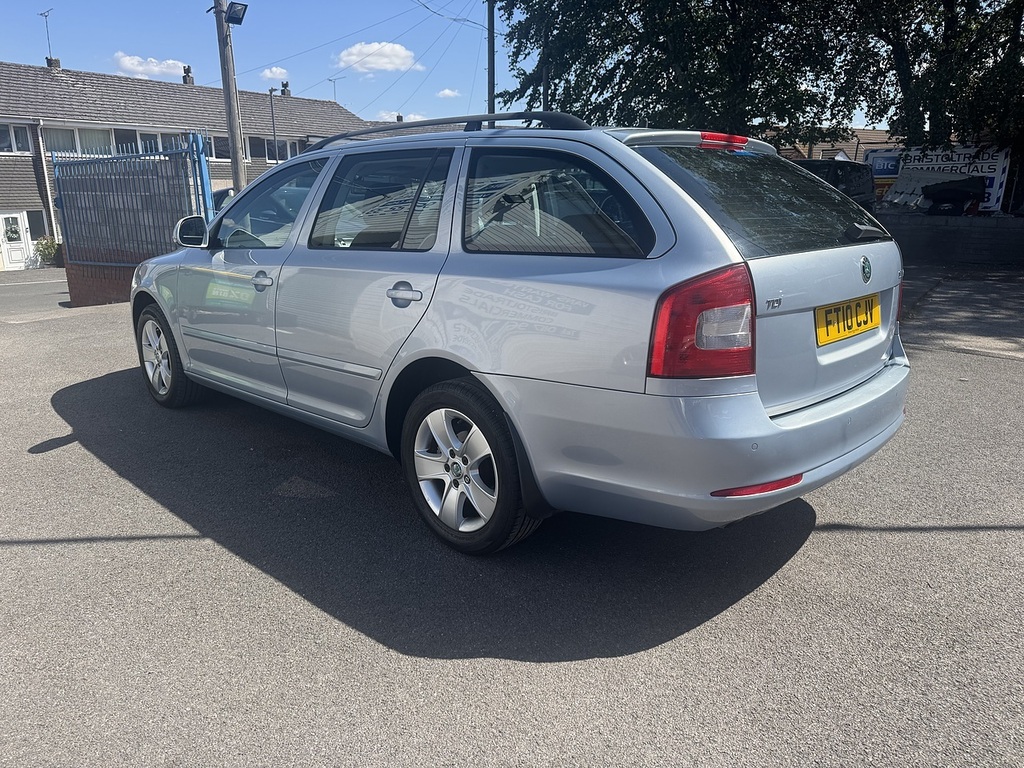 Skoda Octavia 1.6 Tdi Elegance Estate Euro 5 Blue #5