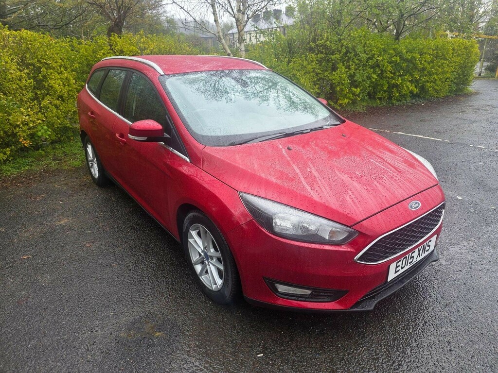 Ford Focus Estate 1.5 Tdci Zetec Euro 6 Ss 201515 Red