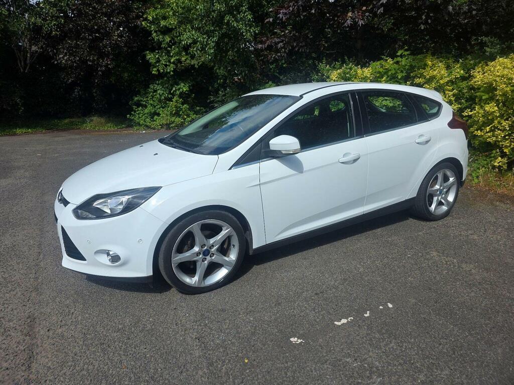 Ford Focus Hatchback 1.0T Ecoboost Titanium Euro 5 Ss MW13AUP White #4