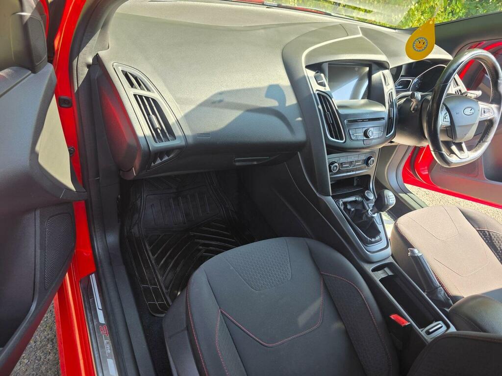 Ford Focus Focus Zetec Black #11