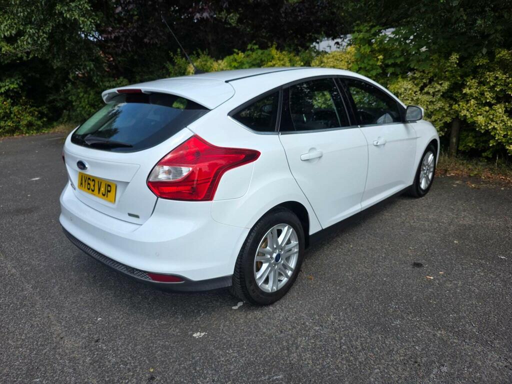 Ford Focus Hatchback 1.0T Ecoboost Titanium Euro 5 Ss AY63VJP White #6