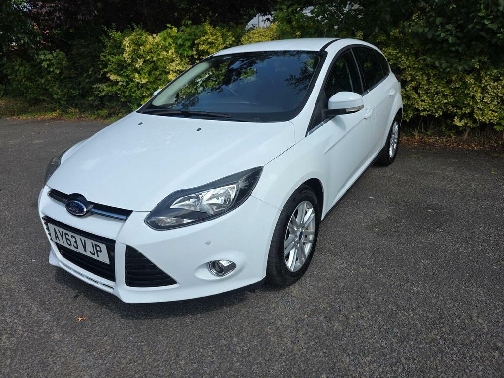 Ford Focus Hatchback 1.0T Ecoboost Titanium Euro 5 Ss AY63VJP White #3