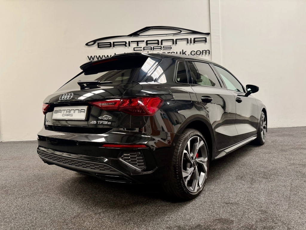 Audi A3 1.4 Sportback Tfsi E S Line Competition HD21CYU Black #4