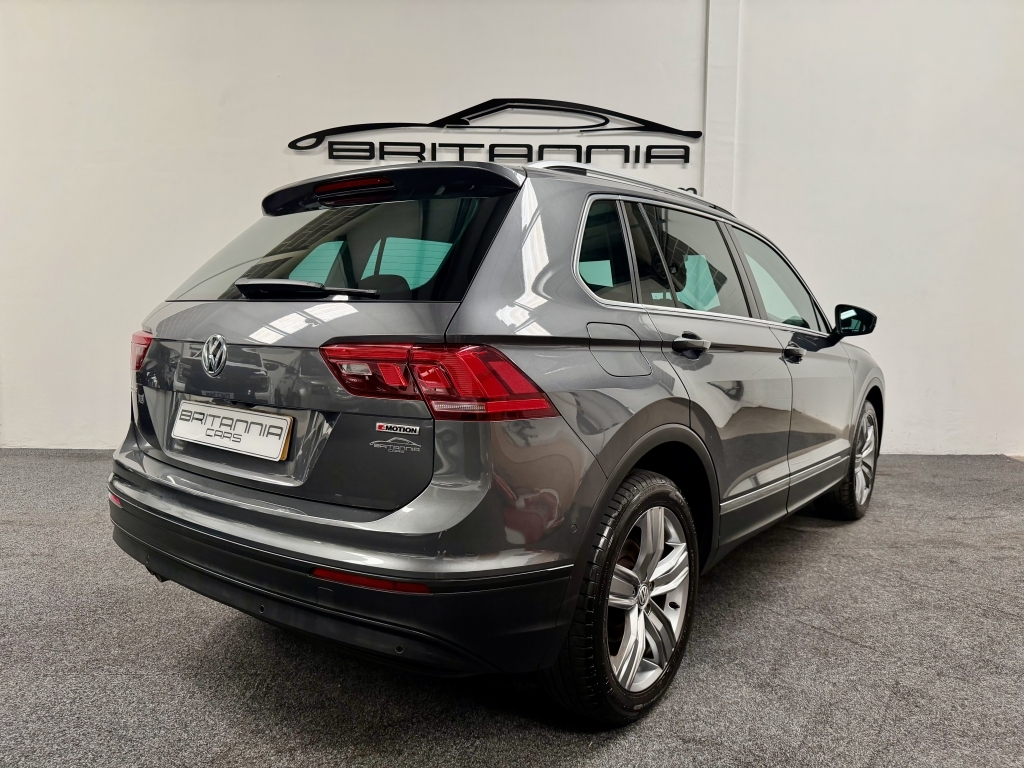 Volkswagen Tiguan 2.0 Match Tdi 4Motion Dsg VF19WZD Grey #4