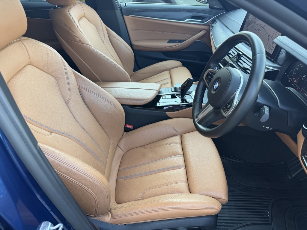 BMW 5 Series 4.4 M550i Xdrive Blue #6