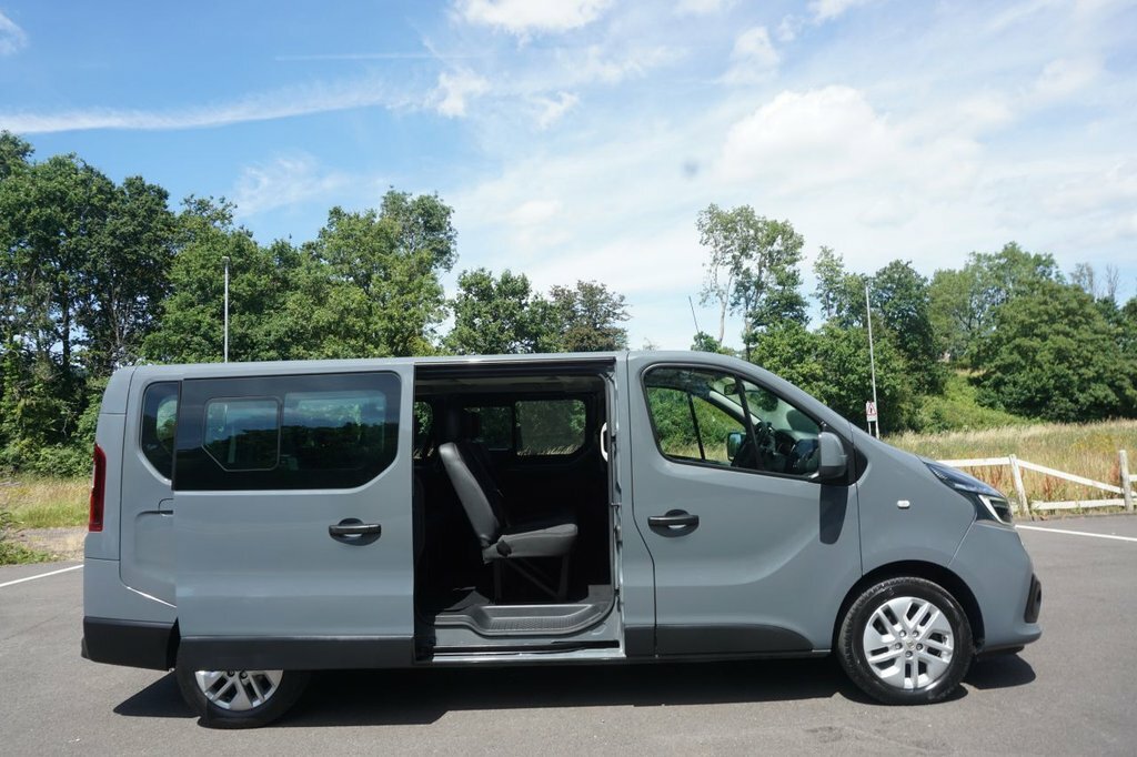 Renault Trafic 2L Sport Nav Grey #3