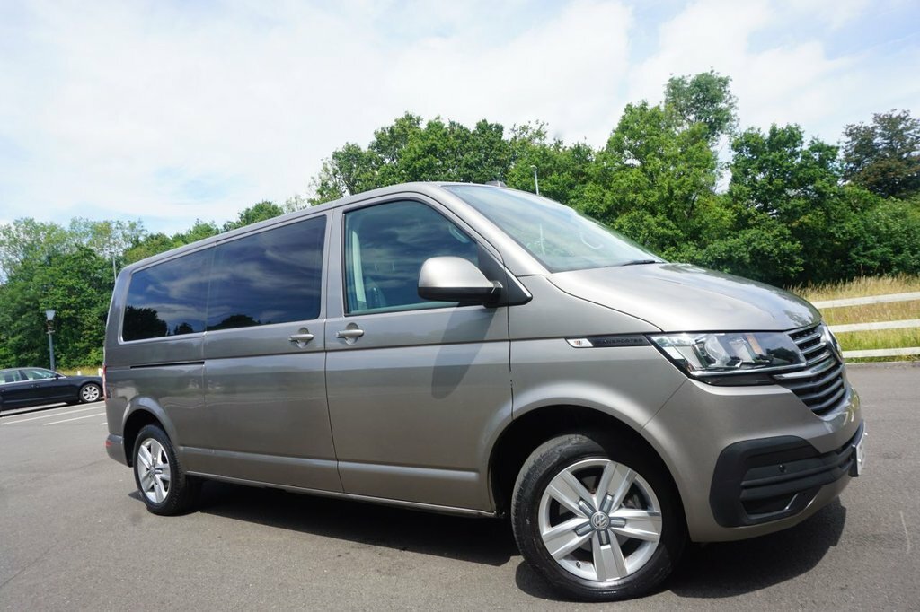 Volkswagen Transporter Shuttle 2L Se Beige #2