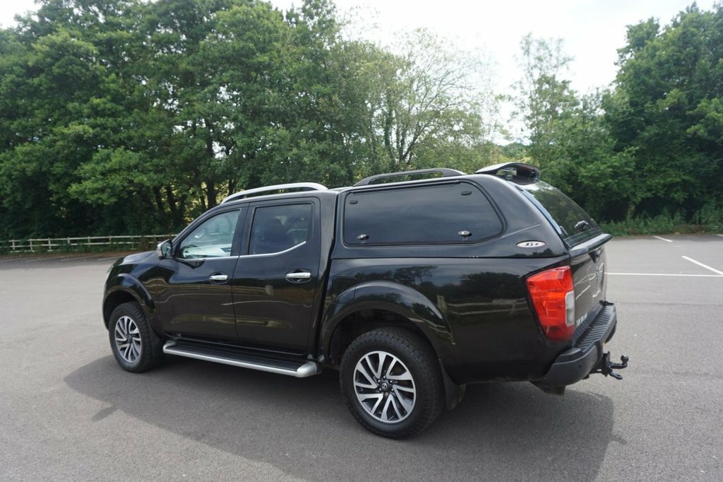 Nissan Navara Double Cab Pick Up Tekna 2.3Dci 190 4Wd Red #12