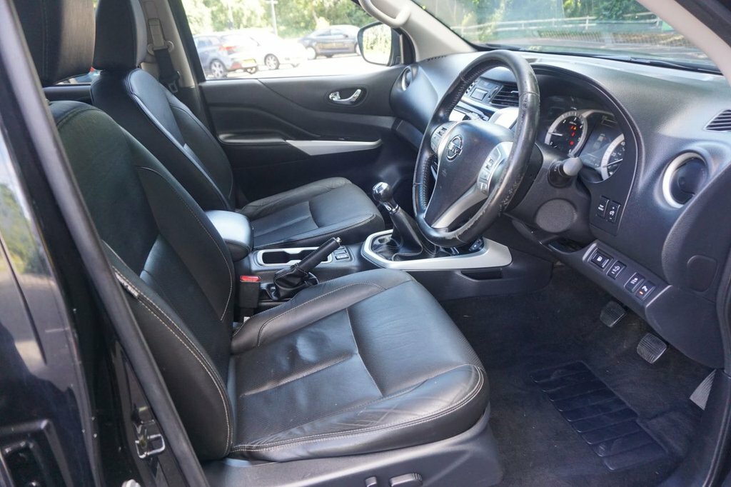 Nissan Navara 2.3L Tekna Black #5