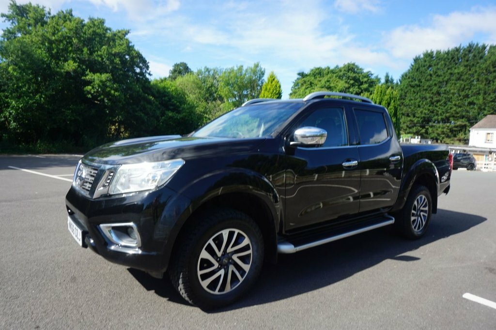 Nissan Navara Double Cab Pick Up Tekna 2.3Dci 190 4Wd Red #19