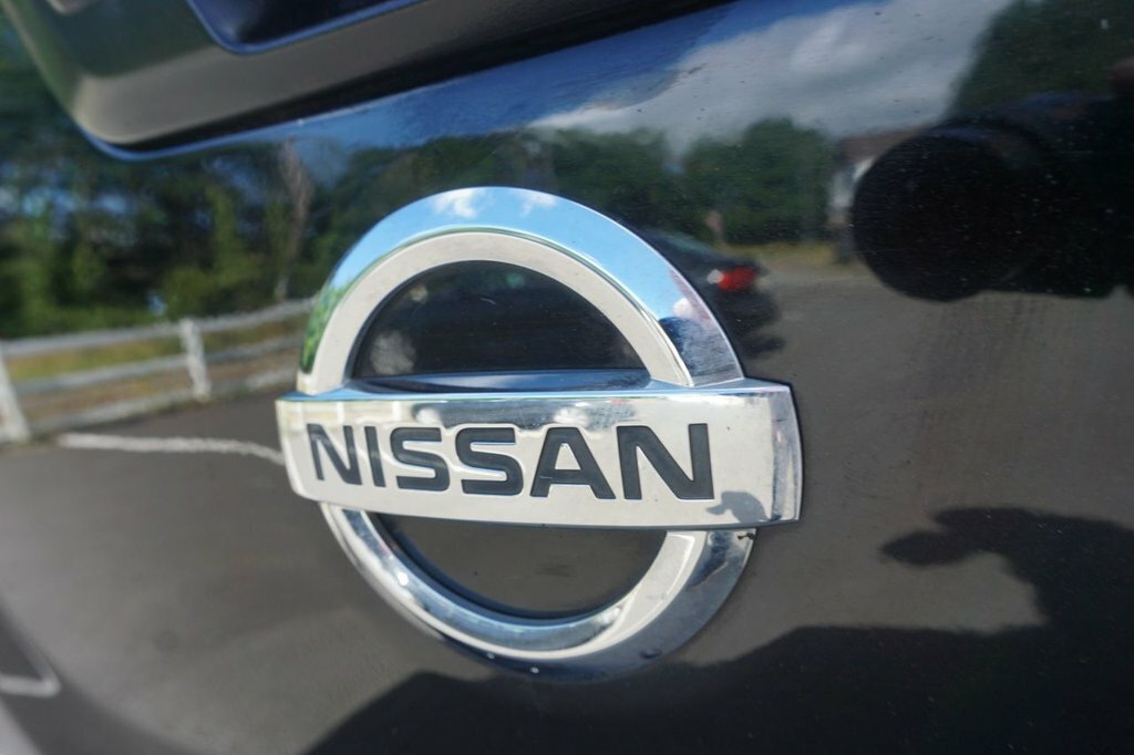 Nissan Navara Double Cab Pick Up Tekna 2.3Dci 190 4Wd Red #29