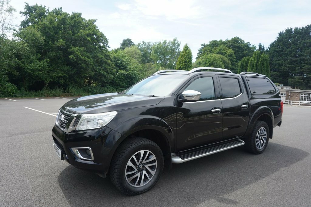 Nissan Navara Double Cab Pick Up Tekna 2.3Dci 190 4Wd Red #14