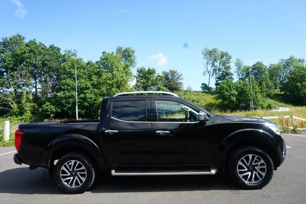 Nissan Navara 2.3L Tekna Black #3