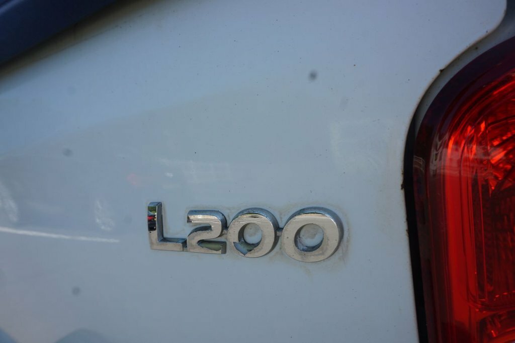 Mitsubishi L200 Dc Warrior White #23