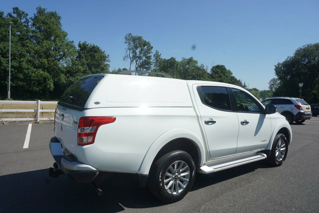 Mitsubishi L200 2.4L Dc Warrior White #2