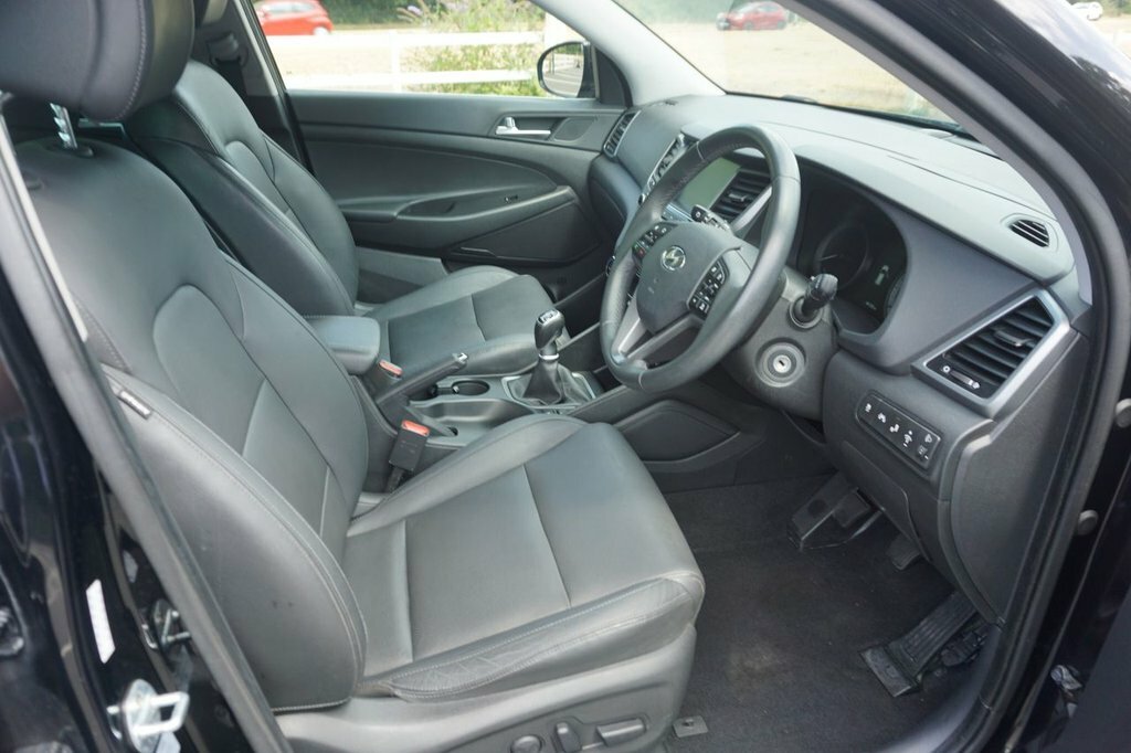 Hyundai Tucson 2L Premium Black #4