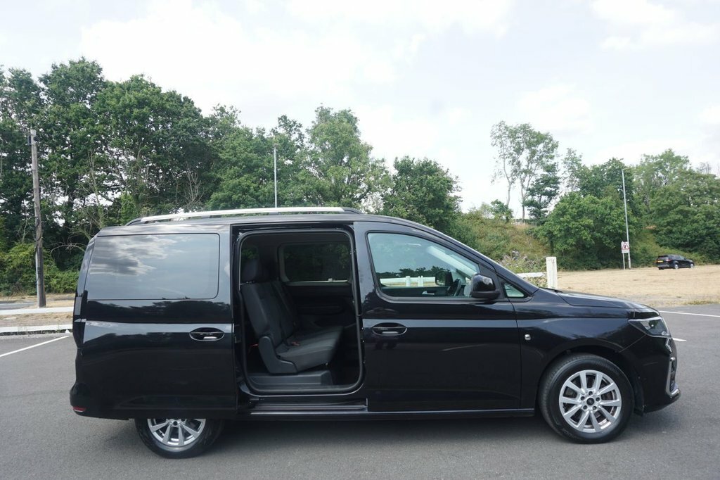 Ford Grand Tourneo Connect 2L Titanium Black #2