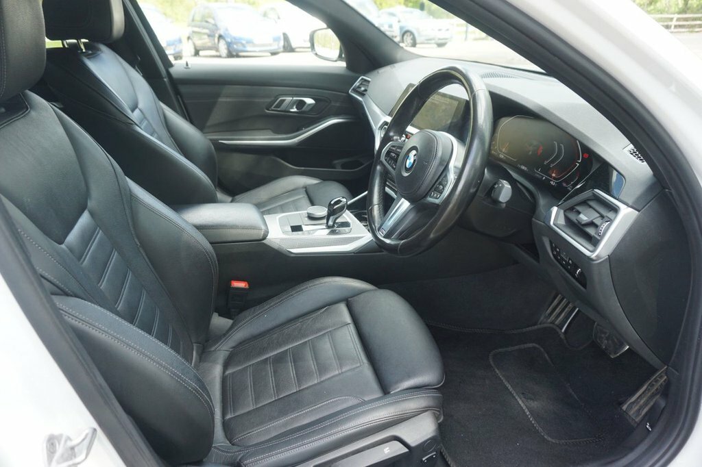 BMW 3 Series 2L M Sport White #4