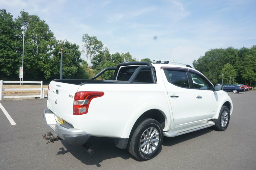 Mitsubishi L200 2.4L Dc Warrior White #3