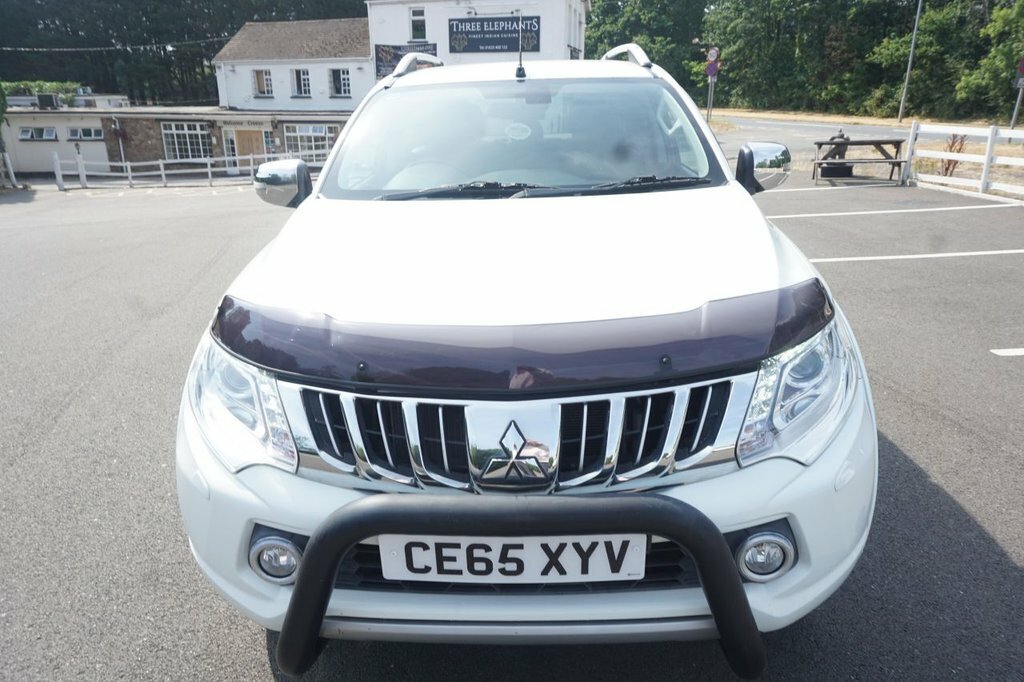 Mitsubishi L200 Di-d Dc Barbarian Pickup White #13