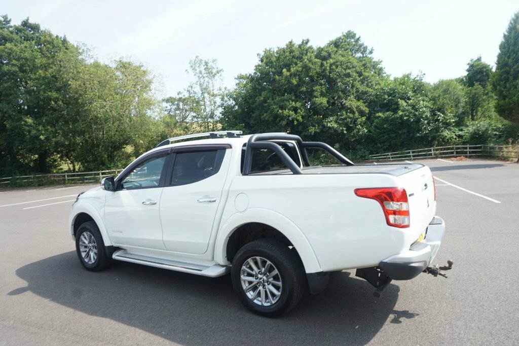 Mitsubishi L200 Di-d Dc Barbarian Pickup White #12